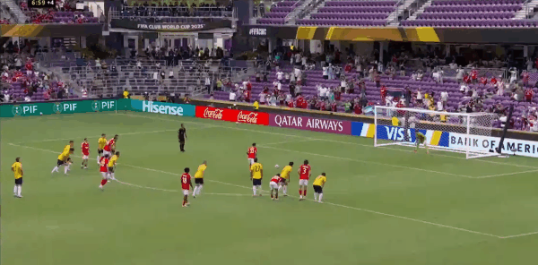 53'迪马利亚点球破门! 本菲卡 1- 0奥克兰城