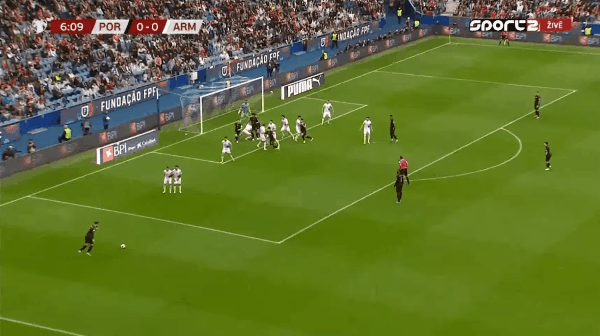 7'维加破门! 葡萄牙 1- 0亚美尼亚