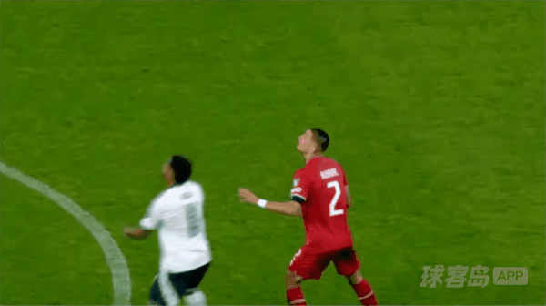 66'科拉克两黄变一红直接罚下! 卢森堡 1- 2北爱尔兰