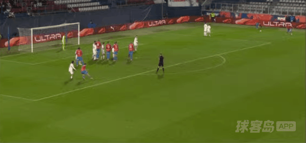 32'曹法尔破门! 捷克 3- 0直布罗陀