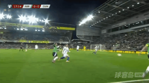18'赫罗索夫斯基乌龙破门! 北爱尔兰 1- 0斯洛伐克