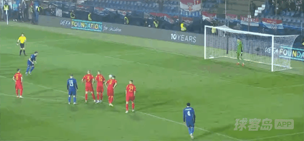 37'佩里西奇点球破门! 黑山 2- 1克罗地亚