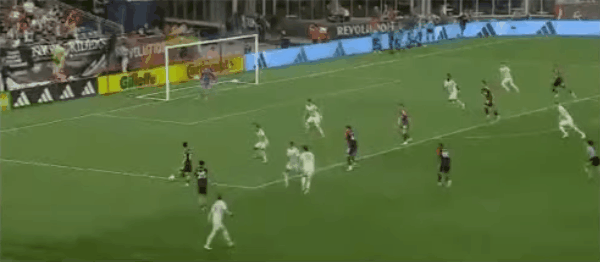 58'维尼斯乌龙破门! 新英格兰 1- 3科罗拉多