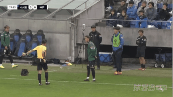 78'东口顺昭惨遭直红! 大阪钢巴 0- 0神户胜利船