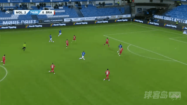 75'迪格兰乌龙破门! 莫尔德 3- 0布兰