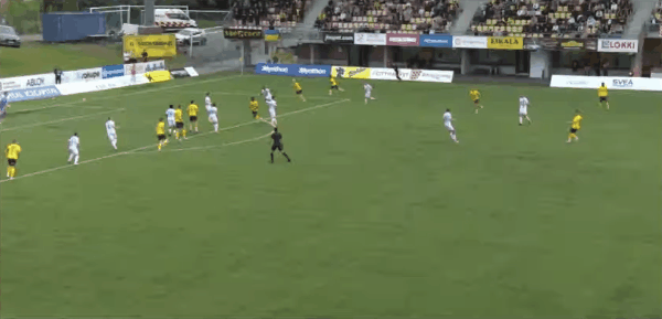 37'萨迪库破门! 古比斯 1- 1赫尔火花