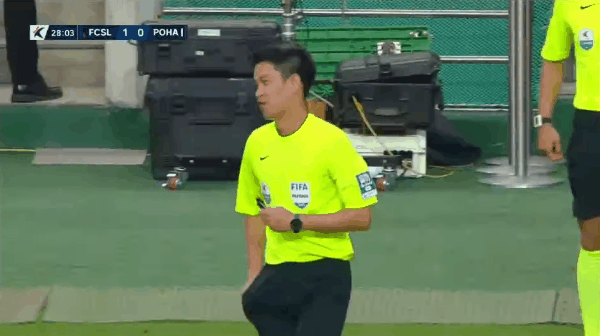 29'奥伯丹惨遭直红! FC首尔 1- 0浦项制铁