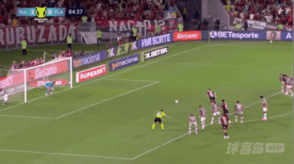 85'若日尼奥点球破门! 弗鲁米嫩塞 2- 1弗拉门戈