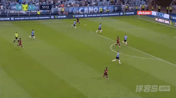 52'索特尔多破门! 格雷米奥 0- 2弗鲁米嫩塞