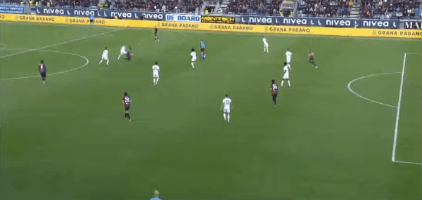 52'切利克惨遭直红! 卡利亚里 0- 0罗马