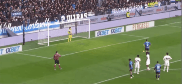 15'斯卡马卡点球破门! 亚特兰大 1- 0帕尔马