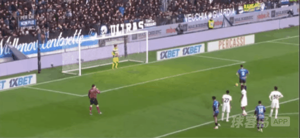 15'斯卡马卡点球破门! 亚特兰大 1- 0帕尔马