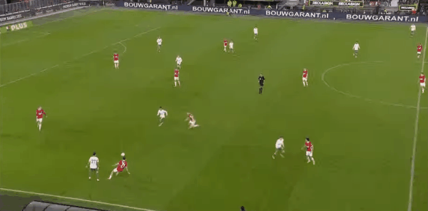 28'蒂尔破门! 阿尔克马尔 0- 3埃因霍温