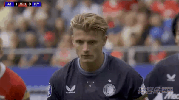 36'施泰恩点球破门! 阿尔克马尔 1- 1费耶诺德