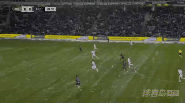 11'奥斯汀破门! 格罗宁根 0- 1兹沃勒