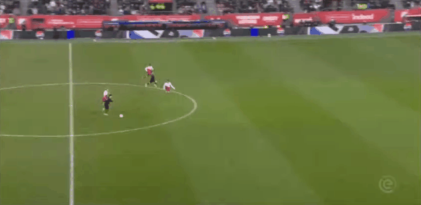 7'三户舜介破门! 乌德勒支 0- 1鹿特丹斯巴达