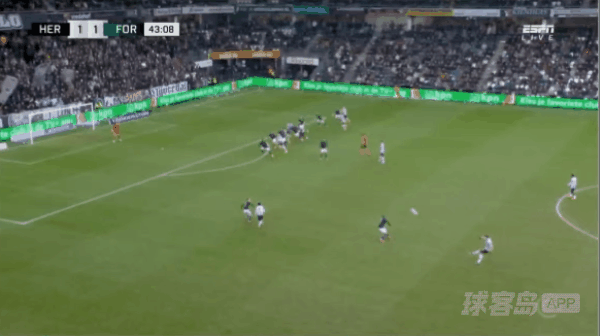 44'胡伦比克破门! 赫拉克勒斯 2- 1福图纳