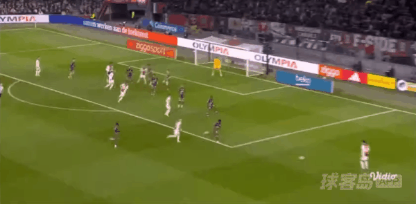 36'巴斯破门! 阿贾克斯 2- 0福伦丹