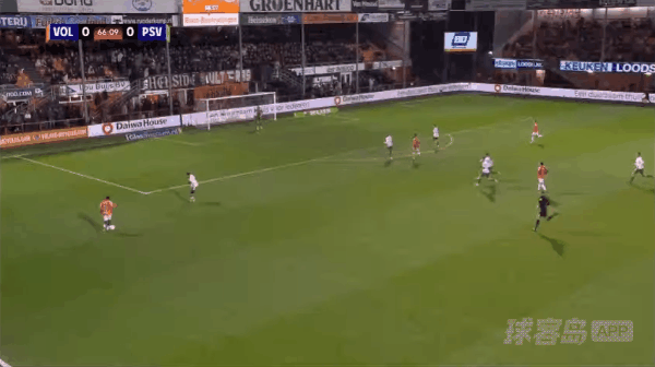 67'范克鲁森破门! 福伦丹 1- 0埃因霍温