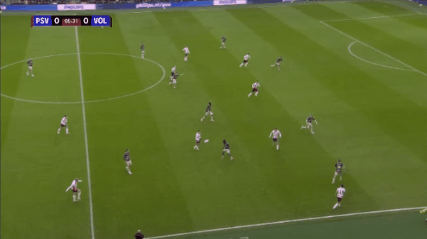 6'费尔曼破门! 埃因霍温 1- 0福伦丹