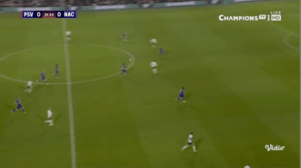 27'德里奥埃赫破门! 埃因霍温 1- 0布雷达