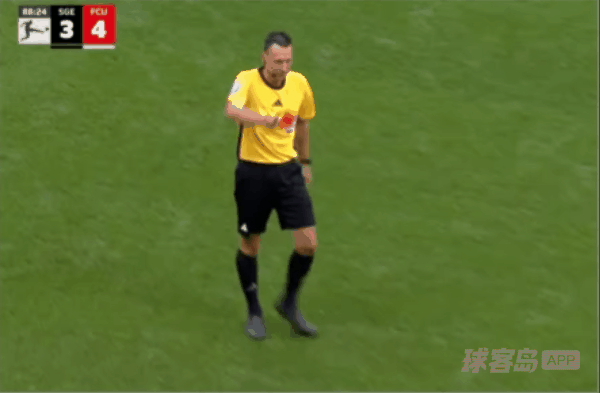 90'鲍姆加特惨遭直红! 法兰克福 3- 4柏林联合