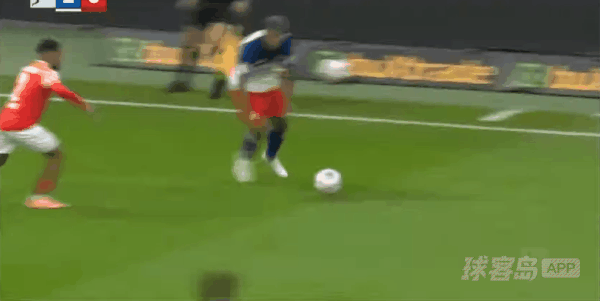 9'菲利普破门! 汉堡 2- 0美因茨