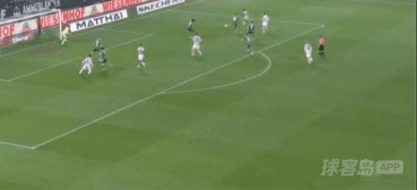 28'斯万贝里破门! 不莱梅 0- 1沃尔夫斯堡