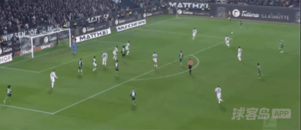 94'姆班古拉破门! 不莱梅 2- 1沃尔夫斯堡