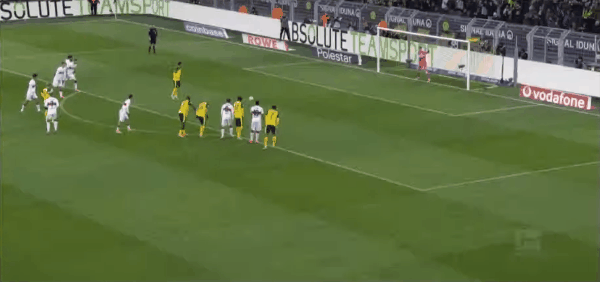 34'詹点球破门! 多特蒙德 1- 0斯图加特