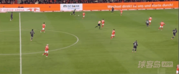 8'奥尔森乌龙破门! 美因茨 0- 1霍芬海姆