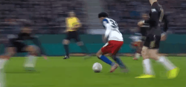 17'格拉策尔破门! 汉堡 1- 0斯图加特