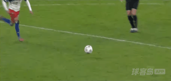 81'勒莱西特两黄变一红直接罚下! 汉堡 1- 1斯图加特