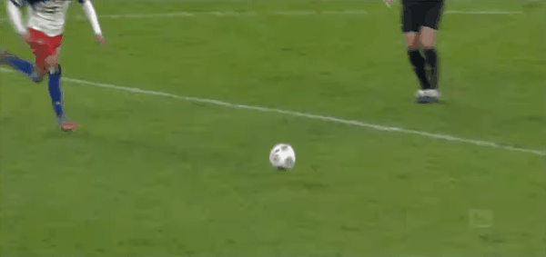 81'勒莱西特两黄变一红直接罚下! 汉堡 1- 1斯图加特