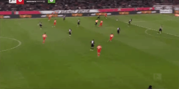 5'费舍尔乌龙破门! 拜仁 1- 0沃尔夫斯堡