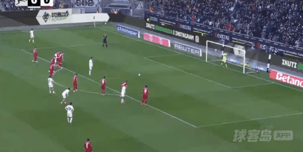 13'塔巴科维奇点球未进! 门兴 0- 0斯图加特