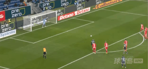 42'克拉马里奇点球破门! 霍芬海姆 1- 0柏林联合