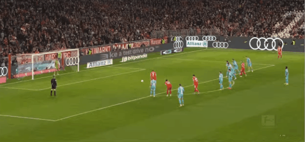 45'凯恩点球破门! 拜仁 2- 1霍芬海姆