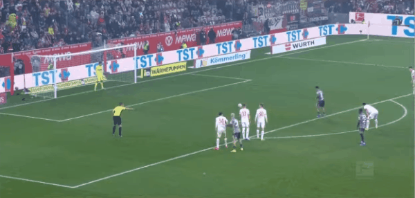 80'阿米里点球破门! 美因茨 2- 0奥格斯堡