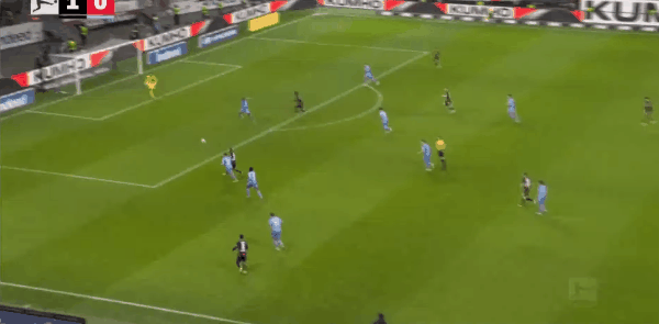 81'巴霍亚破门! 法兰克福 2- 0弗赖堡