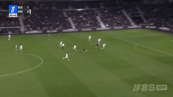87'彼得破门! 昂热 2- 0欧塞尔