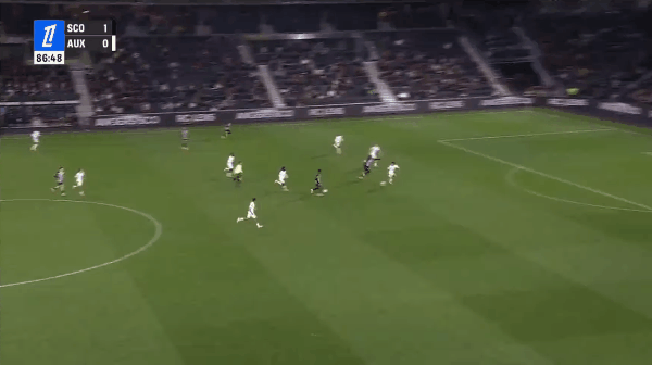 87'彼得破门! 昂热 2- 0欧塞尔