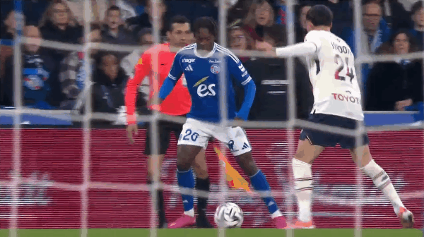 93'维尔东克惨遭直红! 斯特拉斯堡 2- 0里尔