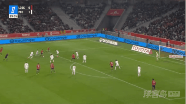 40'吉鲁破门! 里尔 1- 1巴黎FC