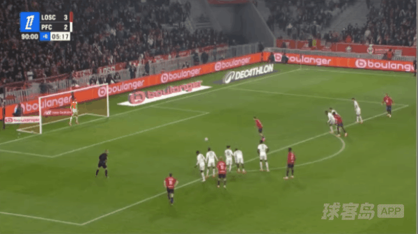 96'布罗霍尔姆点球破门! 里尔 4- 2巴黎FC