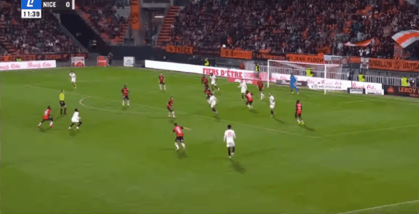 12'阿沃姆乌龙破门! 洛里昂 0- 1尼斯