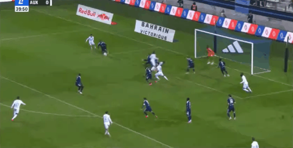 40'迪奥曼德破门! 巴黎FC 1- 1欧塞尔