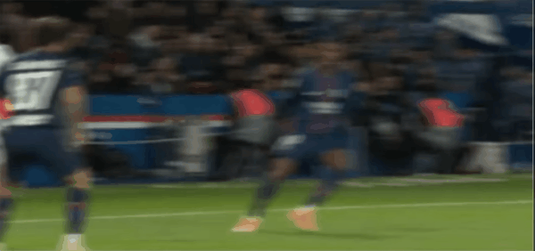 74'雅奎特两黄变一红直接罚下! 巴黎圣日耳曼 3- 0雷恩