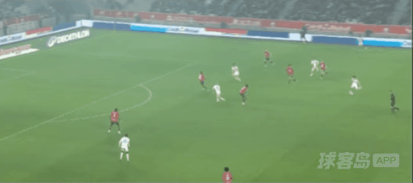26'恩西索破门! 里尔 0- 2斯特拉斯堡