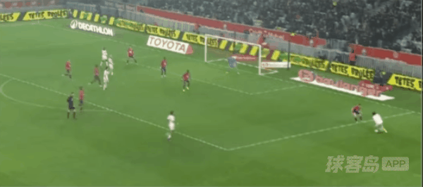 58'戈多破门! 里尔 0- 3斯特拉斯堡